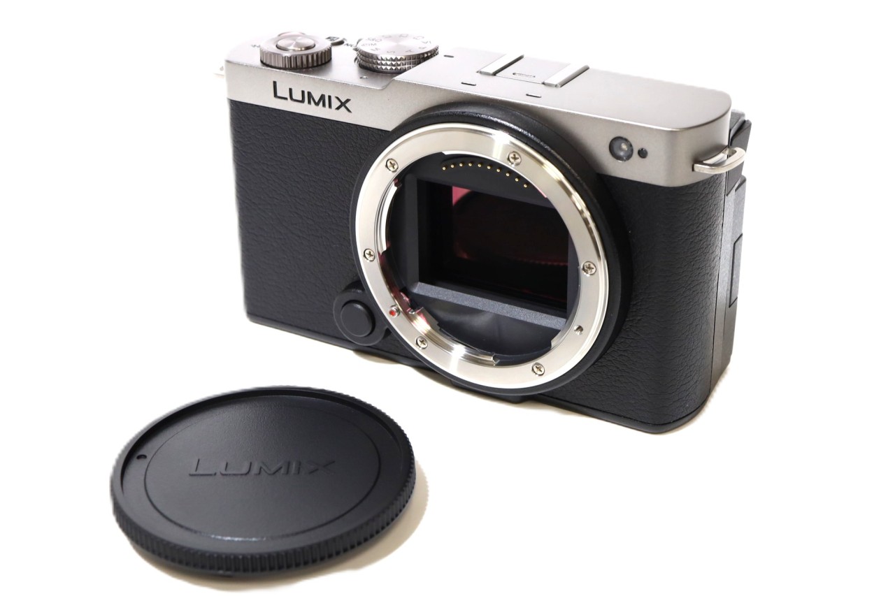 [USED]u062221&nbsp;LUMIX&nbsp;DC-S9-S&nbsp;ボディ&nbsp;[ダークシルバー]