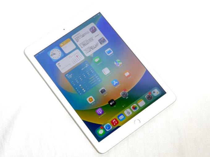 iPad 9.7C` Wi-Fif 32GB MR7G2J/A [Vo[]