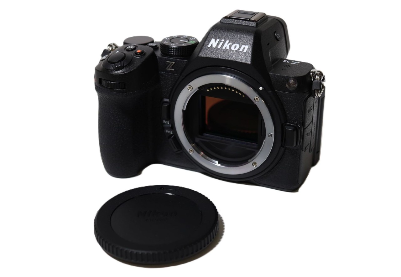 Z5II �{�f�B