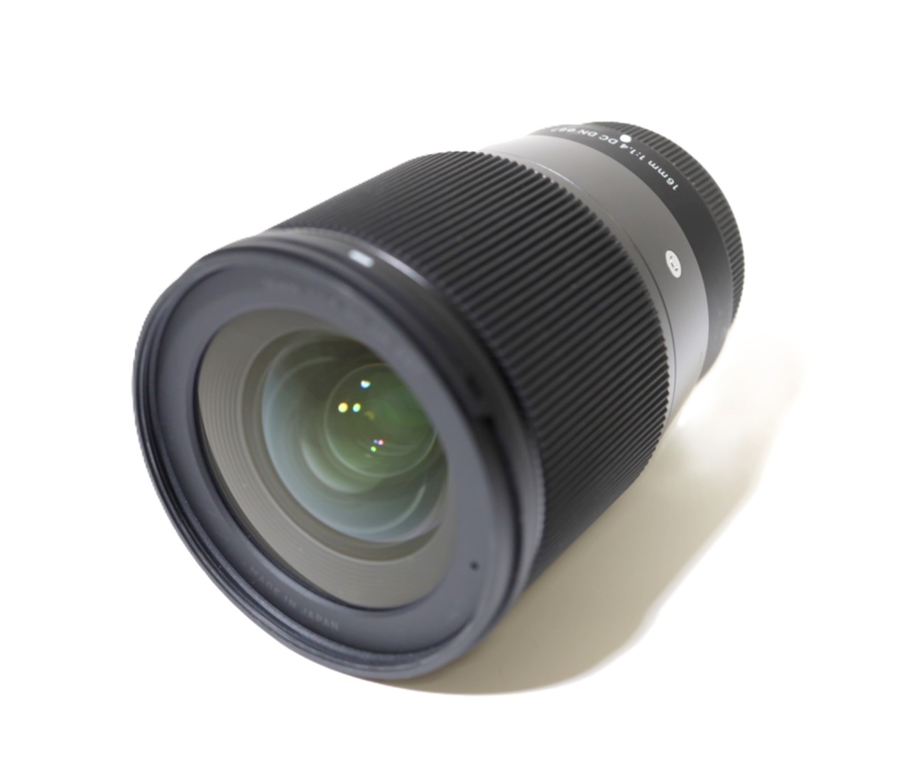 16mm F1.4 DC DN [�t�W�t�C�����p]