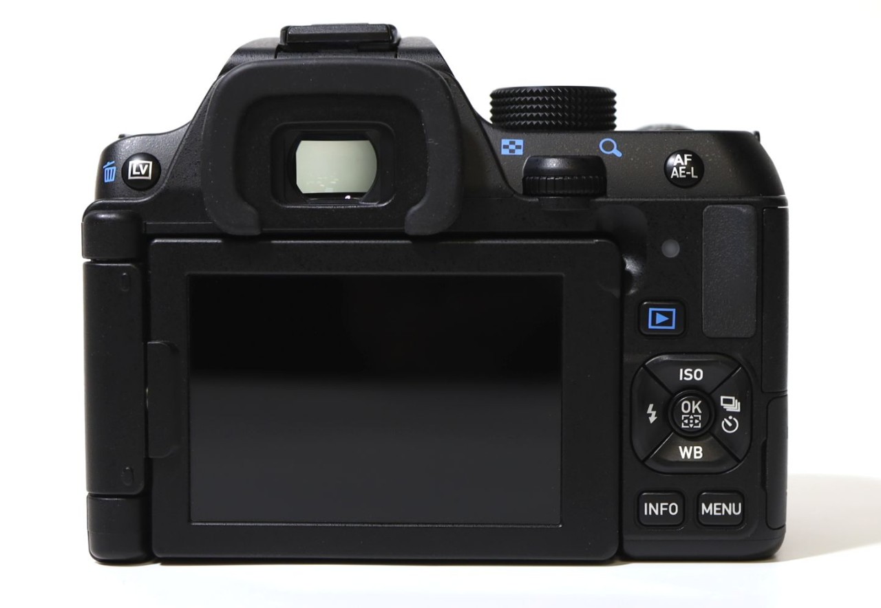 PENTAX K-70 18-135WR�L�b�g [�u���b�N]