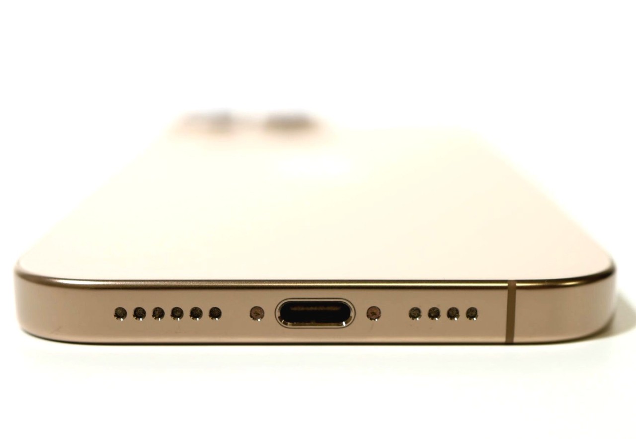 iPhone 16 Pro Max 256GB SIM�t���[ [�f�U�[�g�`�^�j�E��]�̐��i�摜4