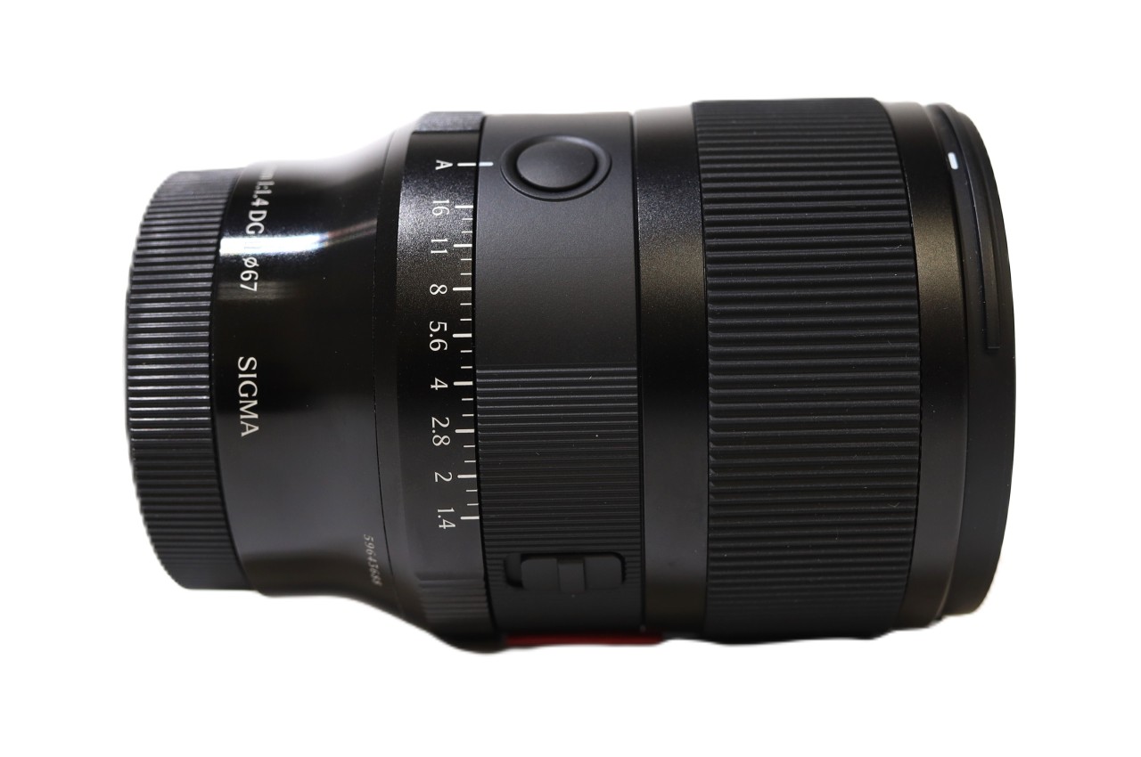 35mm F1.4 DG II [�\�j�[E�p]