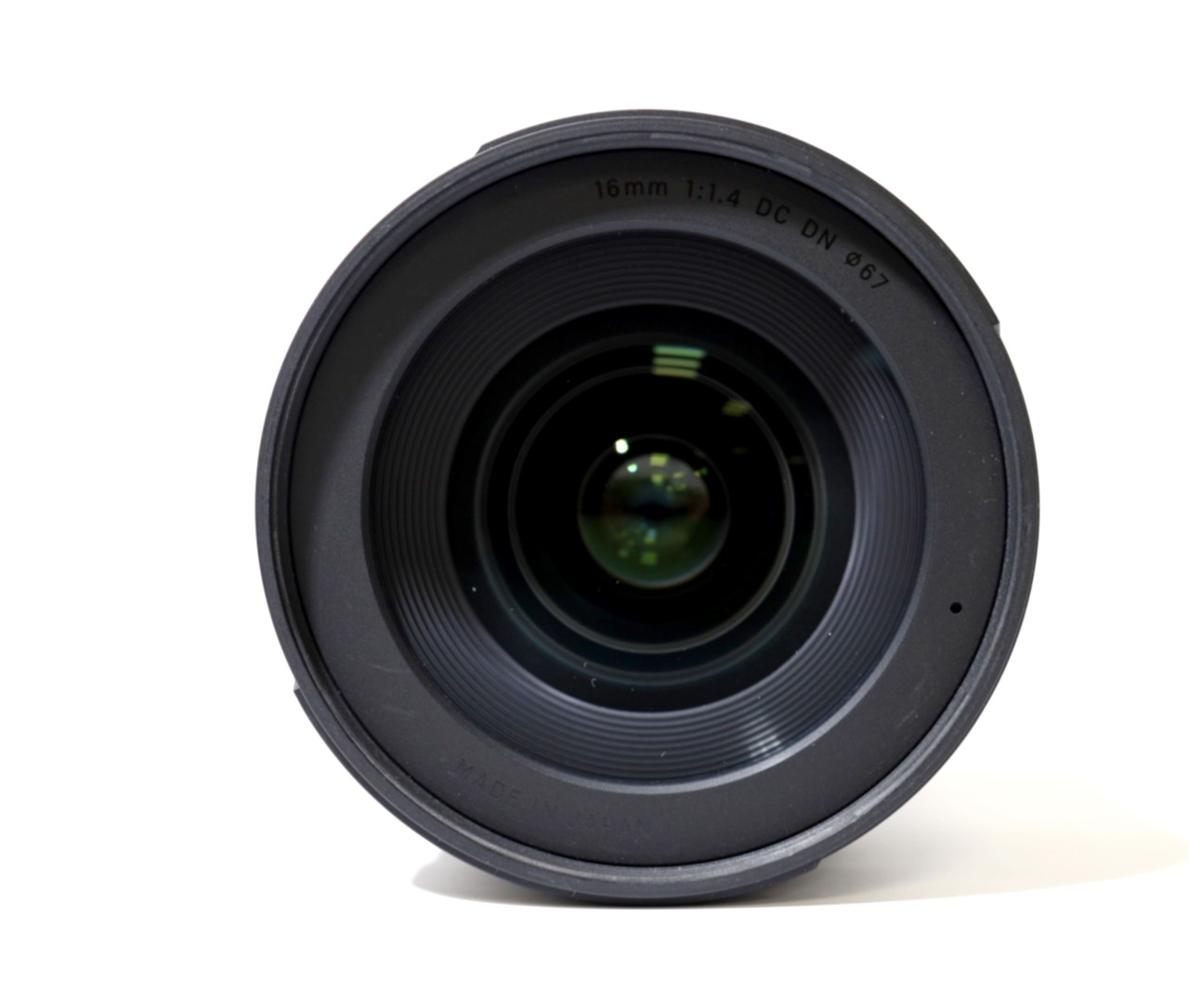 16mm F1.4 DC DN [�t�W�t�C�����p]