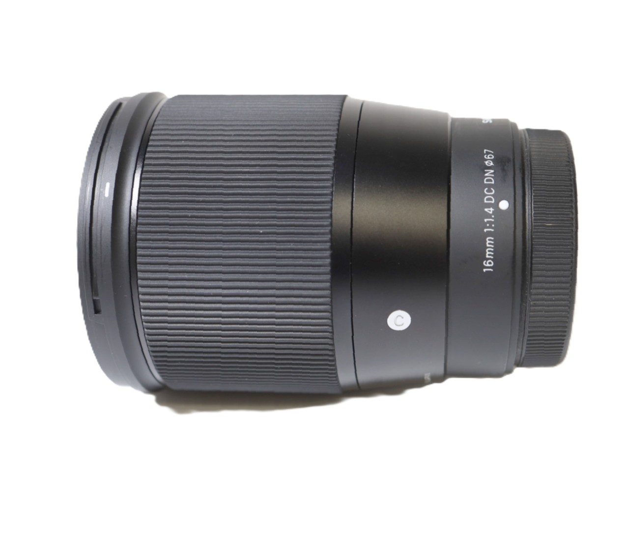 16mm F1.4 DC DN [�t�W�t�C�����p]