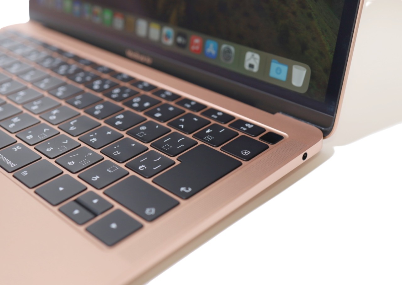 MacBook Air Retina�f�B�X�v���C 1600/13.3 MREE2J/A [�S�[���h]