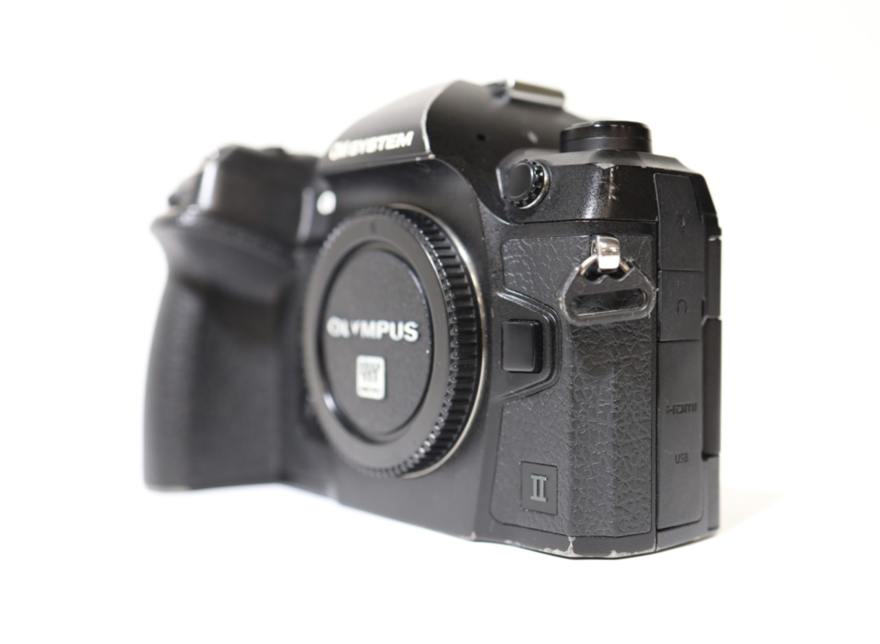 OM SYSTEM OM-1 Mark II �{�f�B