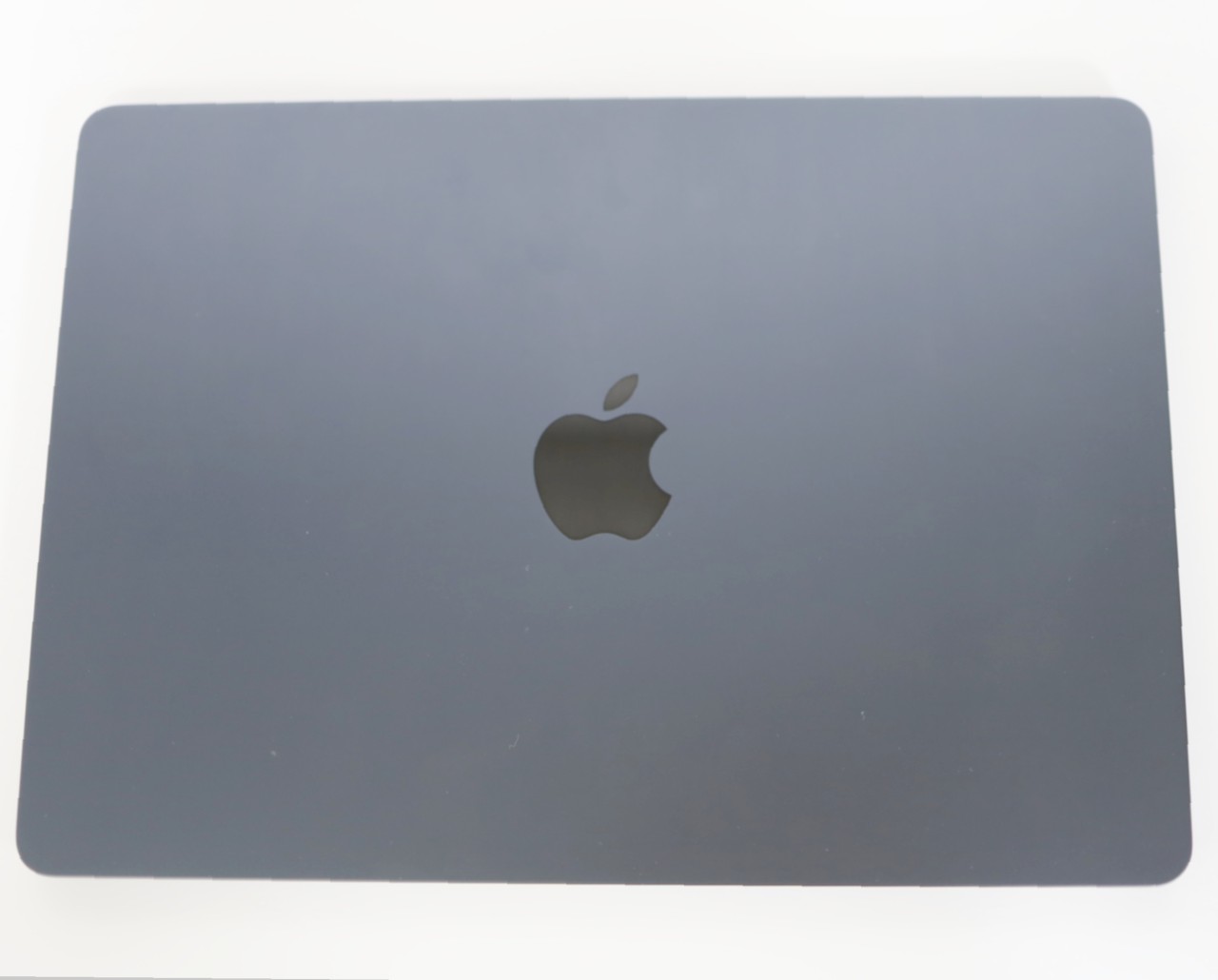 MacBook Air Liquid Retina�f�B�X�v���C 13.6 MLY43J/A [�~�b�h�i�C�g]