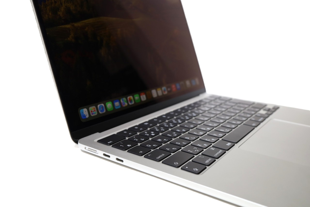 MacBook Air Liquid Retina�f�B�X�v���C 13.6 MLY03J/A [�V���o�[]