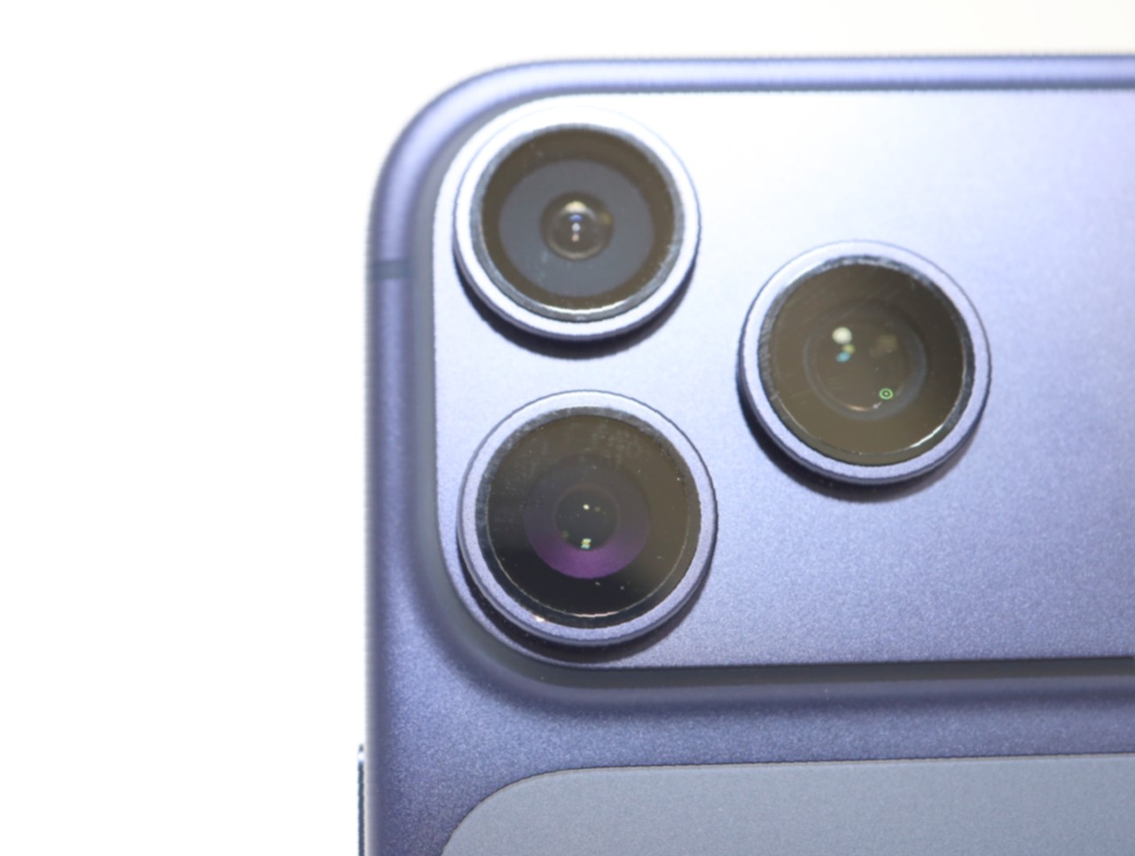 iPhone 17 Pro 256GB SIM�t���[ [�f�B�[�v�u���[]�̐��i�摜4